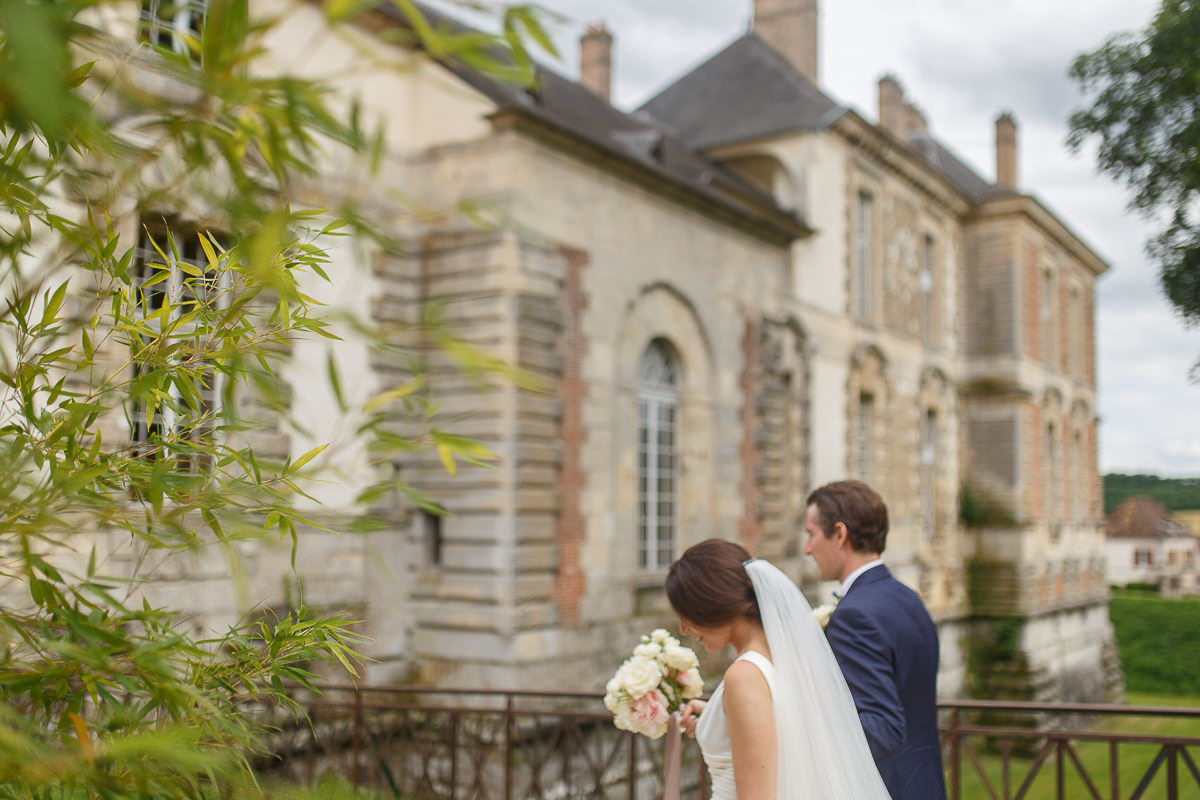 Photo de couple au Chateau de Vallery